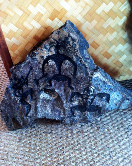 hawaiian-dancers-lava-sculpture